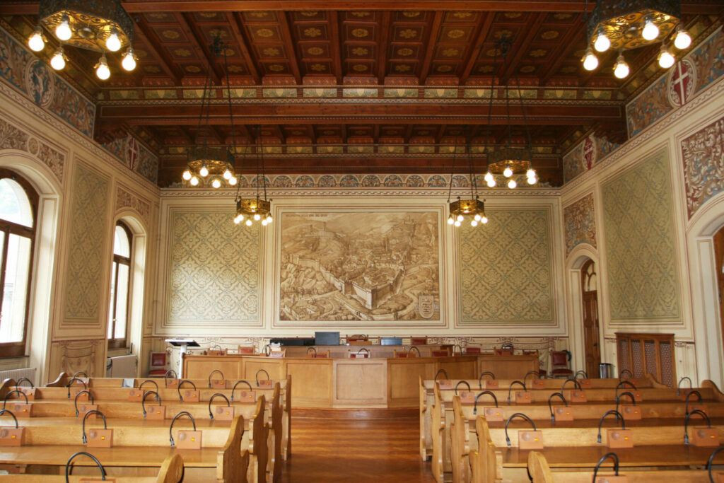 Palazzo civico. Sala del Consiglio comunale (Archivio Ufficio dei beni culturali, Bellinzona)