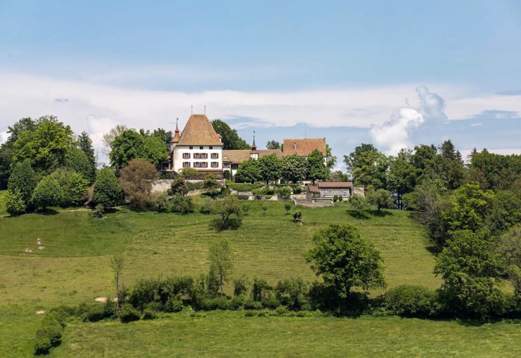 Schloss Burgistein von Süden (Foto Gantrisch Zeitung)